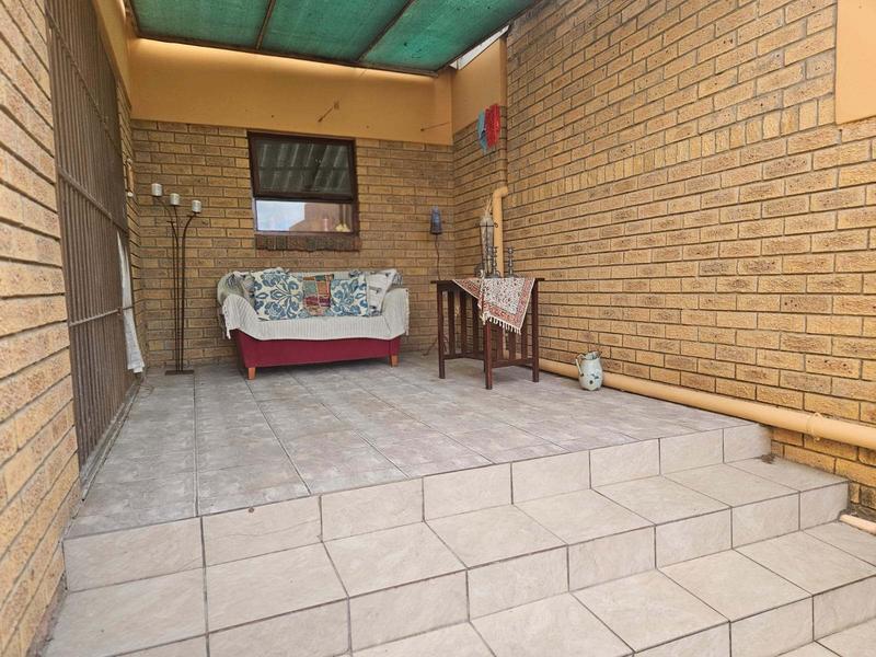 2 Bedroom Property for Sale in Heiderand Western Cape